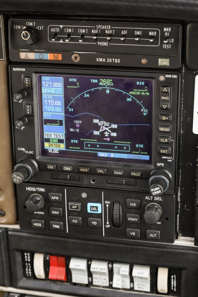 N28NS Garmin avionics stack and panel